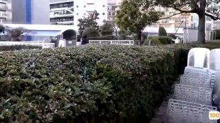 年轻漂亮小美女先和炮友车震 然后自慰揉穴 无毛粉嫩十分诱人